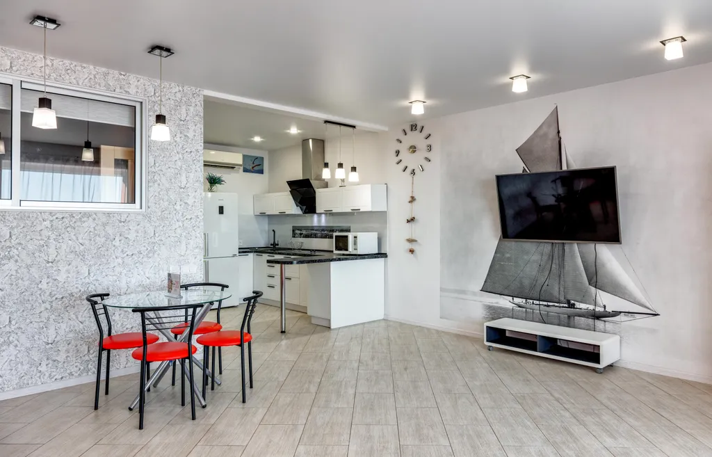 Трехкомнатная квартира с панорамным видом на море