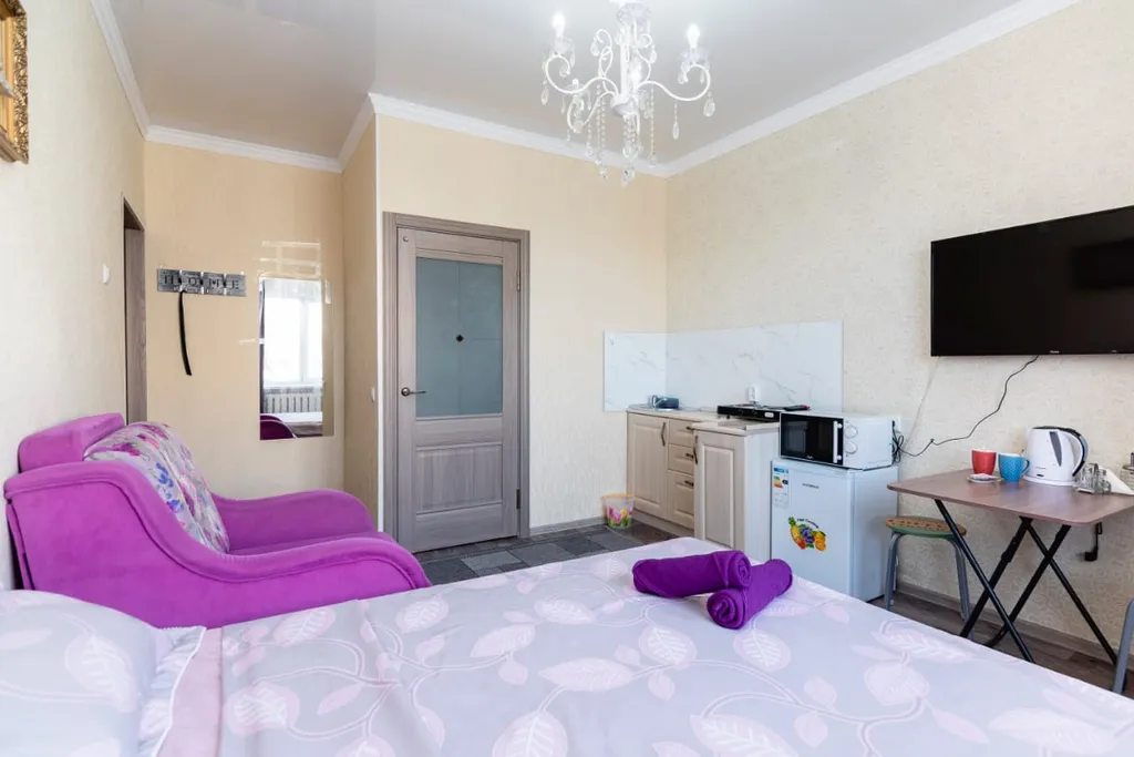 Уютная студия с мини-кухней у метро