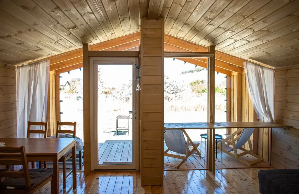 Коттедж Отдельный, уютный дом в 100 метрах от моря — Новоотрадное