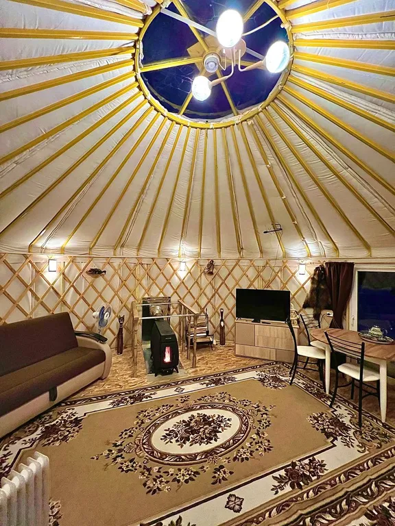 Этно-юрта в усадьбе Золотой лев