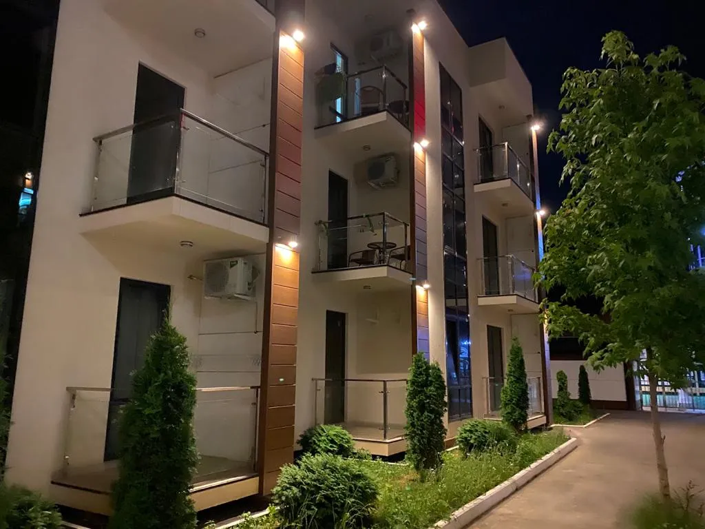 Апартаменты четырёхместные, новые, шикарные, море очень близко