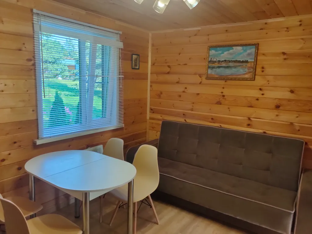 Дом на самом берегу озера селигер