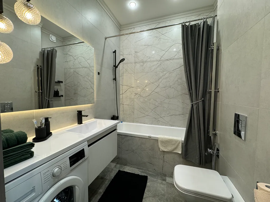 Просторная студия с видом на горы