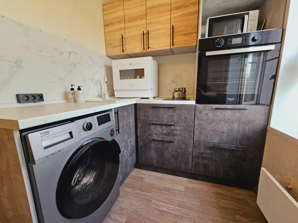 Уютная квартира с огромной кроватью на Металлургов