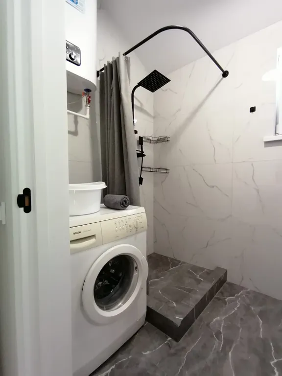 Уютный дом с бассейном под ключ