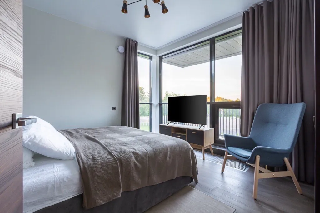 Апартамент с двумя спальнями и большим балконом у курорта