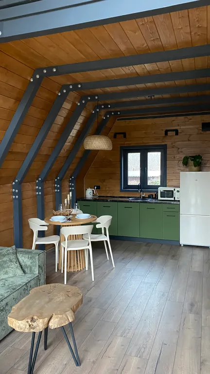 Дом А - фрейм в тихом районе у реки Белой