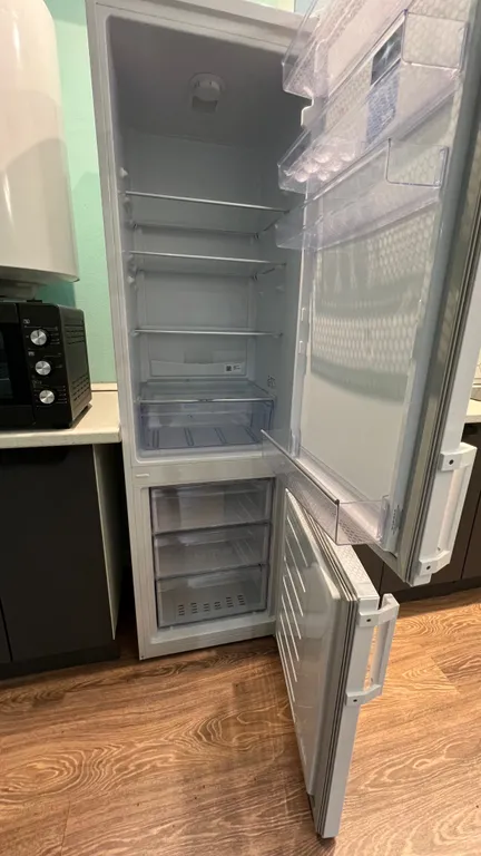 Евродвушка с отдeльной спальней и кухней с диваном