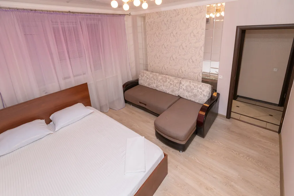 Просторная двухкомнатная квартира в центре