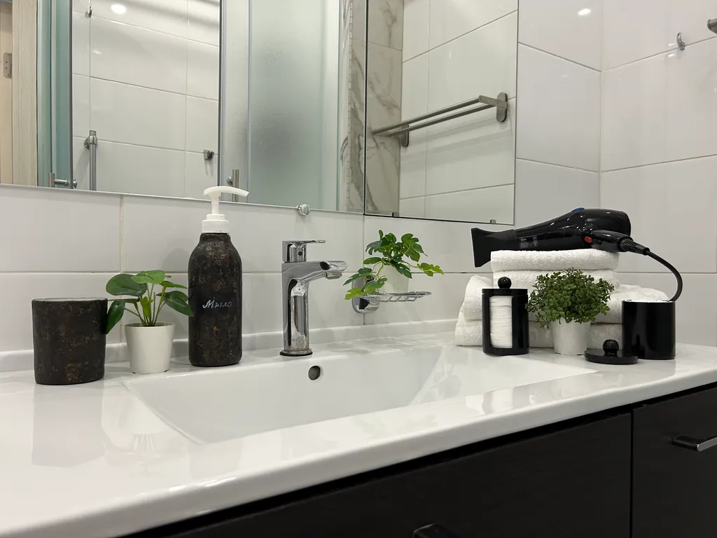 Встречайте рассветы в дизайнерской квартире с видом на Останкино.