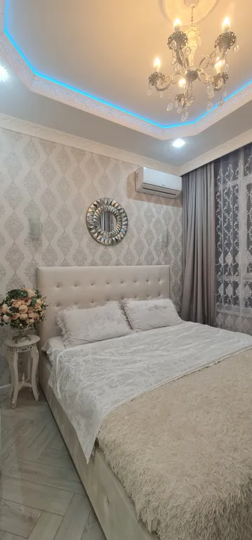 Шикарная 4-комнатная квартира у моря (Royal Apartment on Krymskaya 22)