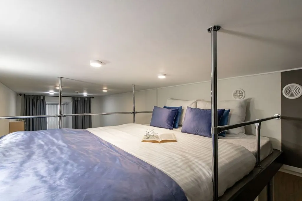 Квартира Квартира Двухъярусная студия на Васильевском острове — Санкт-Петербург