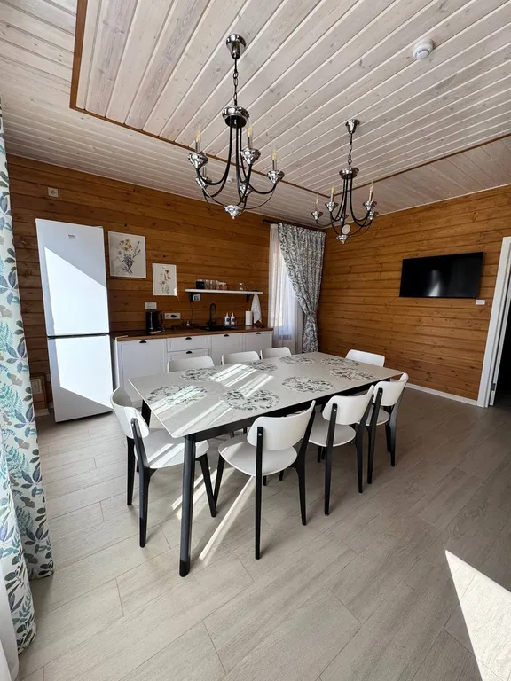 Дом в лесу с баней и видом на Волгу