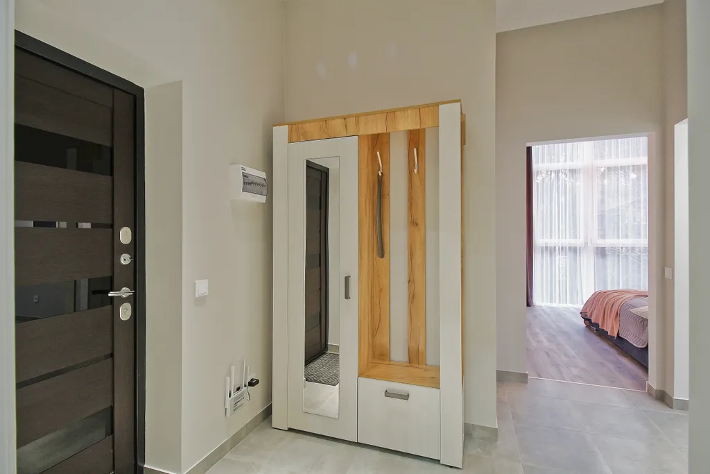 Студия с панорамными окнами в центре