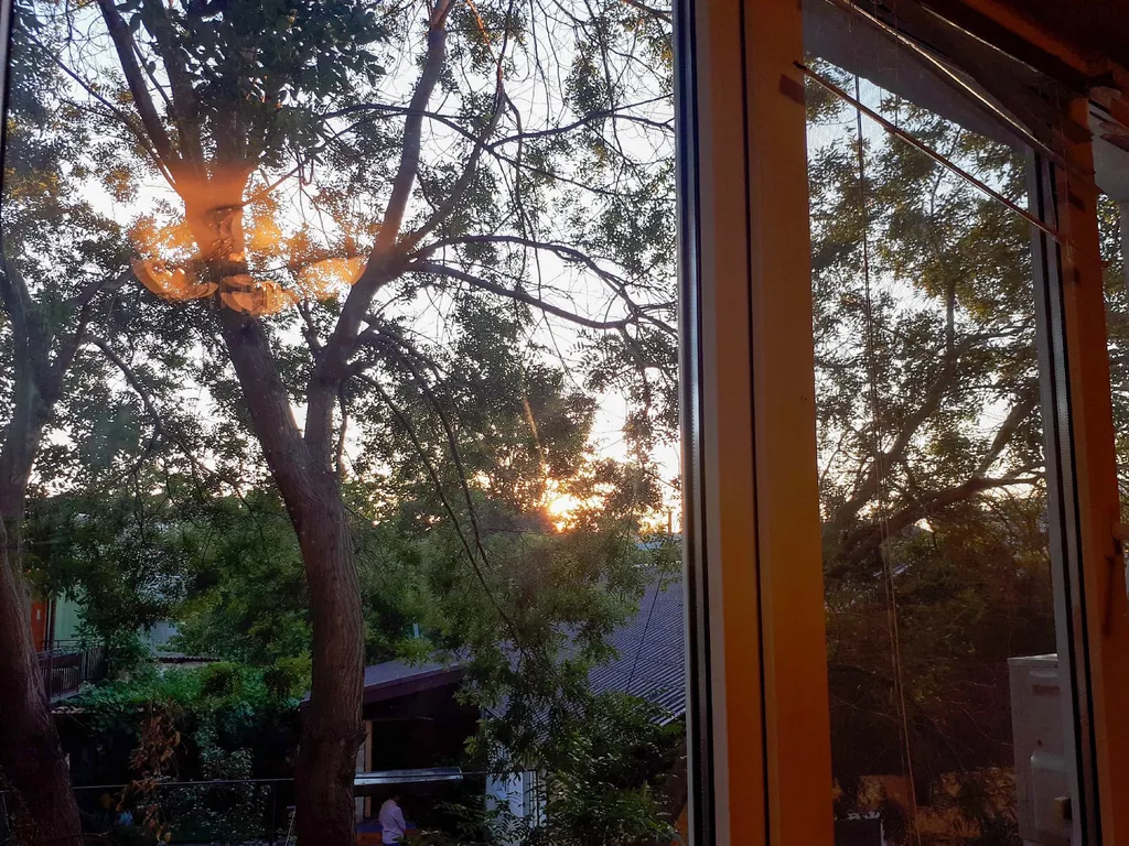 Двухкомнатная квартира с большой лоджией в центре Феодосии