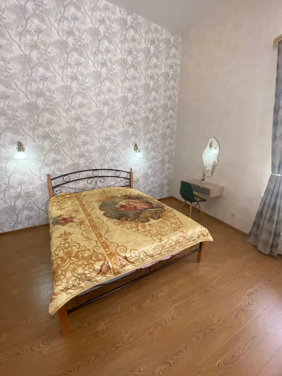 Уникальная квартира с интересным ремонтом и настоящим камином