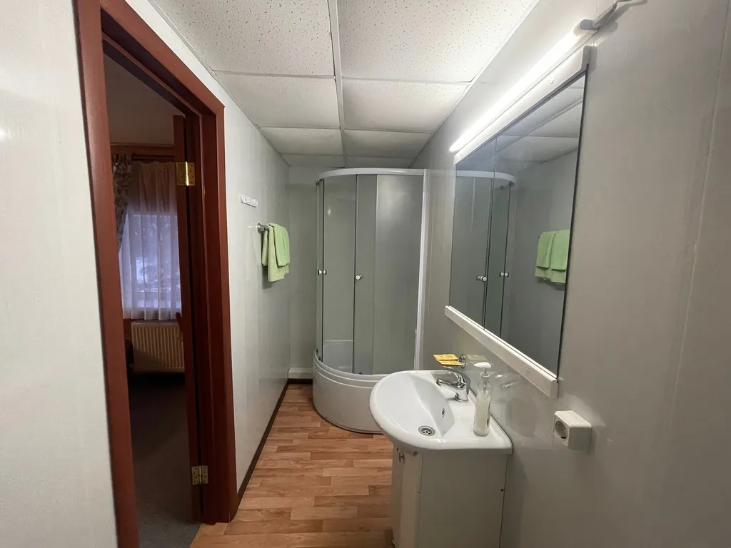 Гостевой дом для большой компании на берегу озера