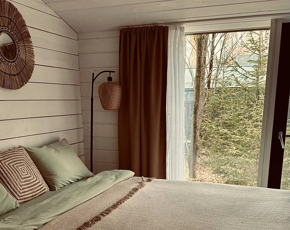 Дом с панорамной сауной, купелью на закрытом лесном участке