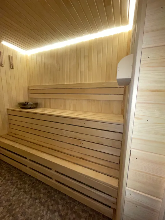 Гостевой дом Добрый Филин с большим летним бассейном и кондиционерами