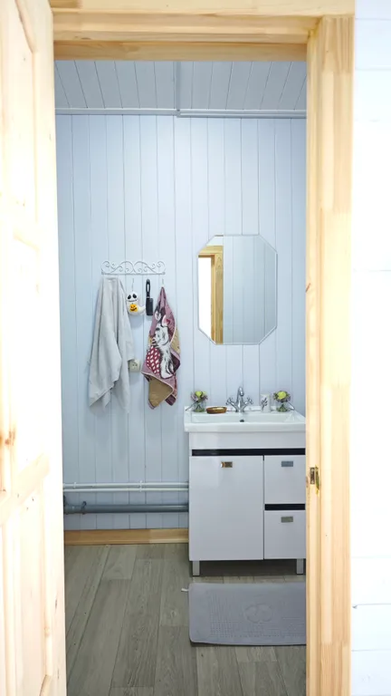 Дом у реки на закрытой охраняемой территории комплекса Гранд Ольгино