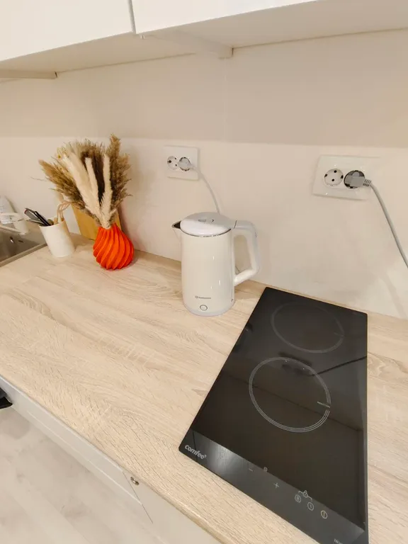 Светлая минималистичная студия в новом уютном районе ЮГ- 2