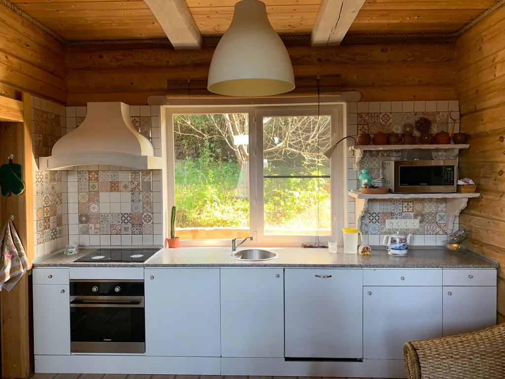 Вилла «Малинка» с теплым бассейном, баней и камином