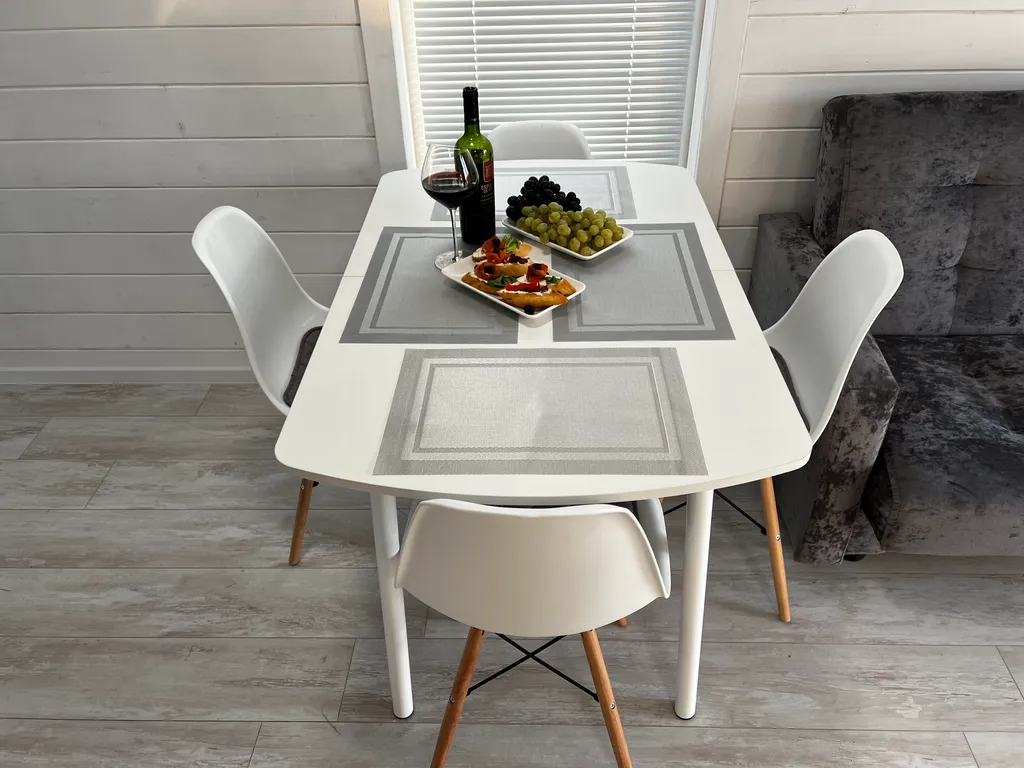 Белоснежный дом у горнолыжного курорта