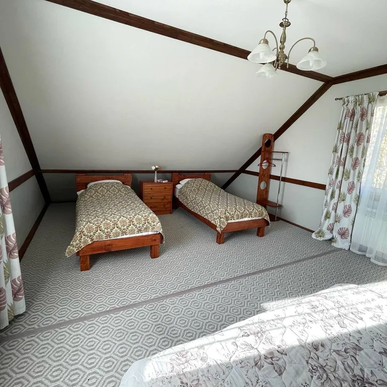 Коттедж с двумя спальнями с беседкой и мангалом