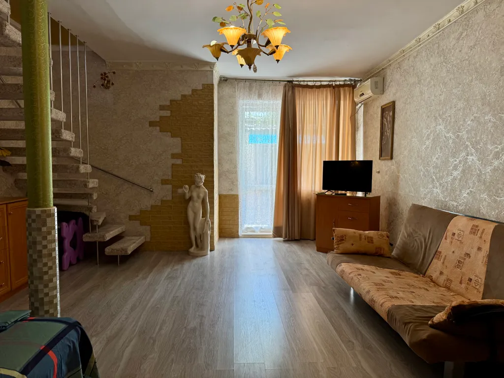 Коттедж 4-комнатный Дом — Евпатория