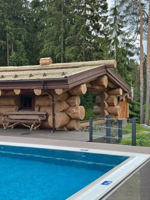 Лисья нора с сауной и террасами