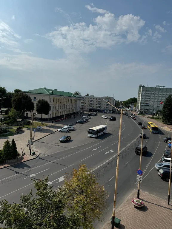 Красивая трёхкомнатная квартира в центре с видом на площадь
