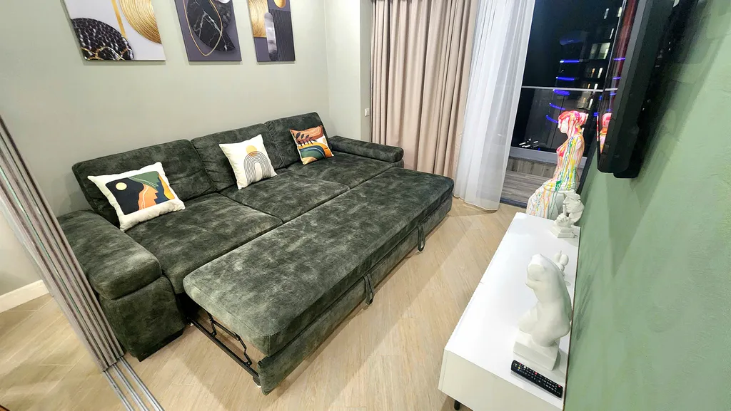 Просторная видовая трёхкомнатная квартира в приморском парке