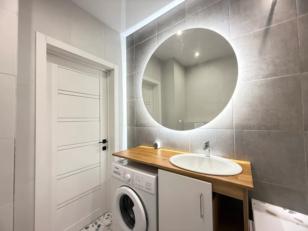 Квартира Студия Яркая луна — Тюмень