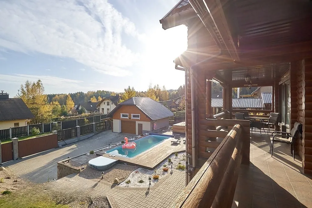 Элитный коттедж с бассейном и спа на берегу озера в живописном месте