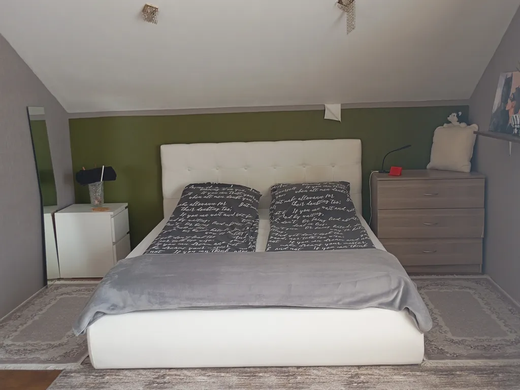 "Антоновка" - просторная комната в мансарде частного дома