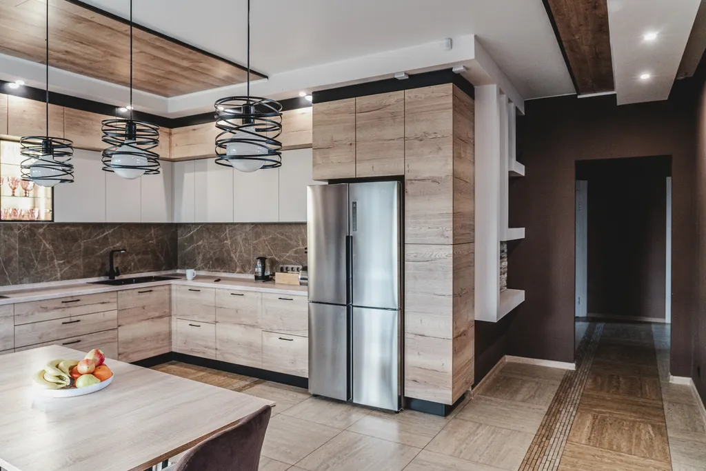 Новый дом с баней и бассейном у озера