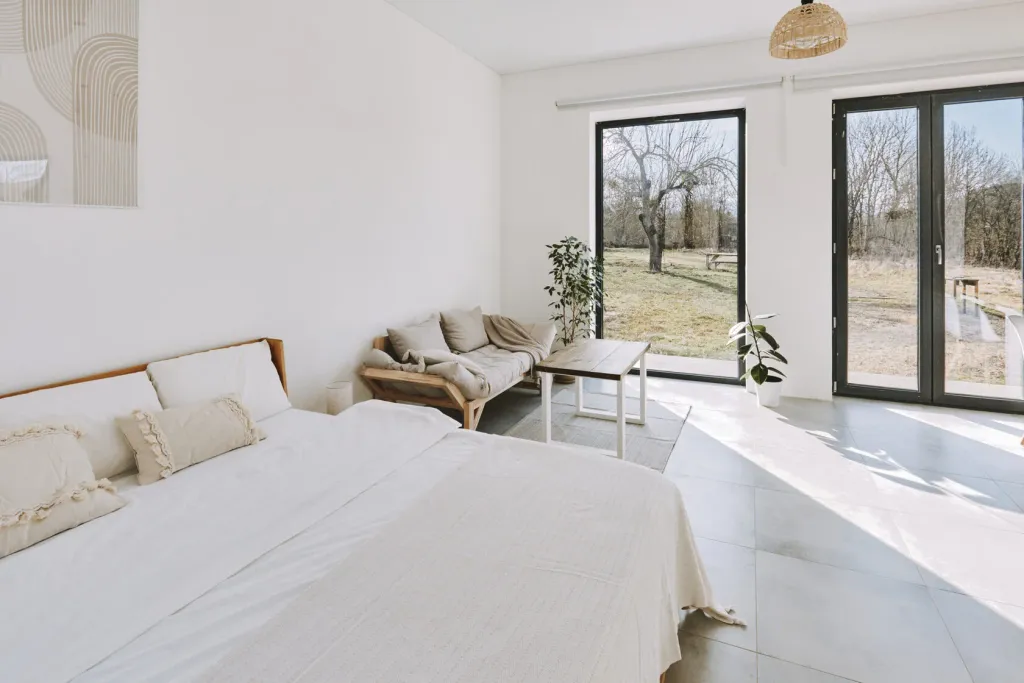 Коттедж Дом в скандинавском стиле в лесу — Ильский