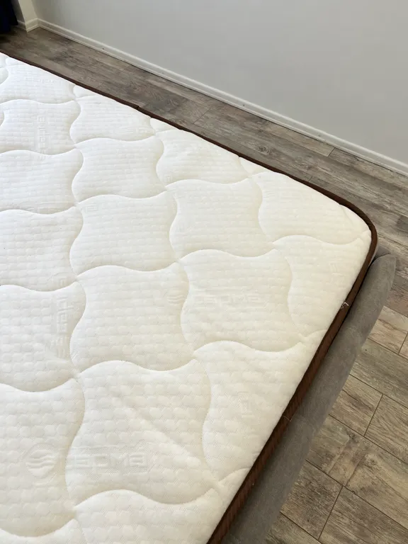 Полноценная двушка в октябрьском р-не, без оплаты за финальную уборку