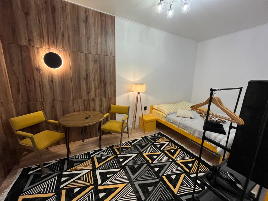 Желтая студия рядом с авто и жд вокзалом