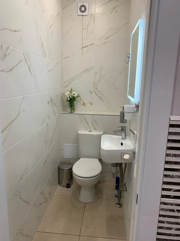 Коттедж Гостевой дом с сауной и бассейном — Светлый