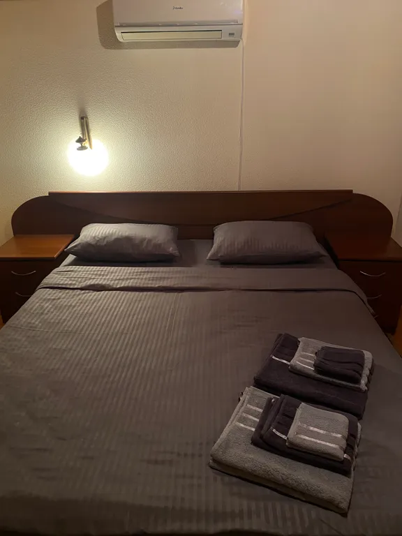 Дом на берегу реки