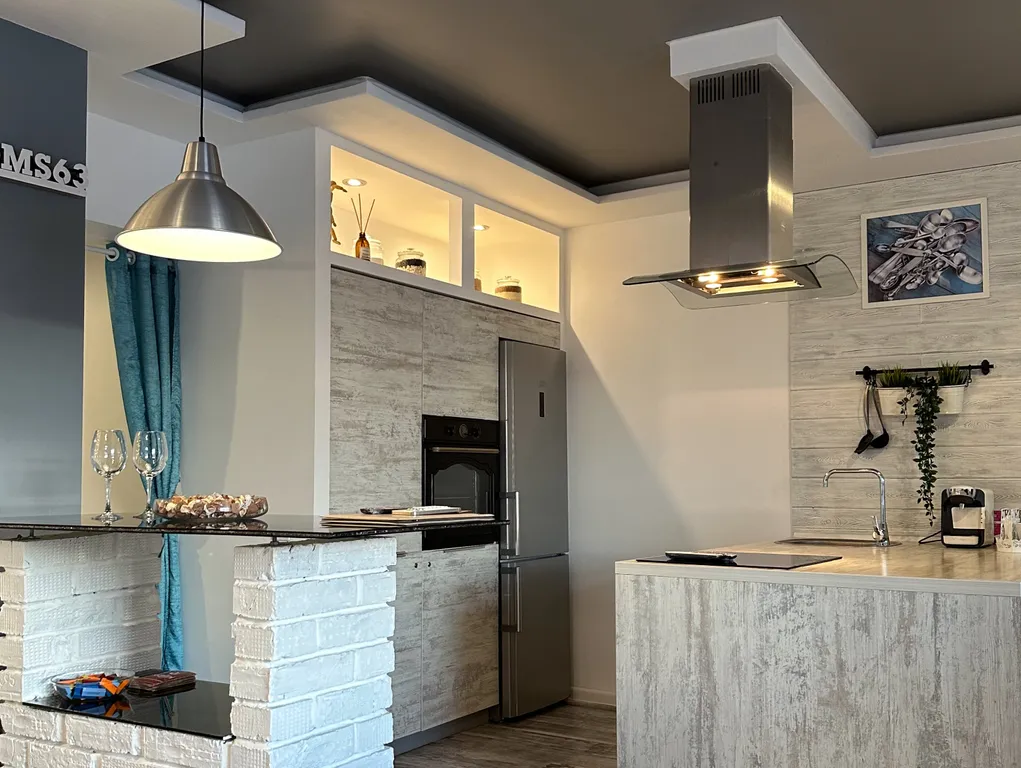 Квартира Платиновая с джакузи у окна и видом на Волгу