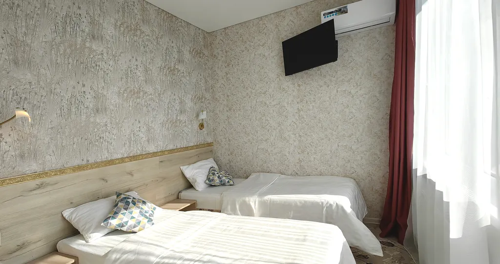 Квартира Квартира Две комнаты с балконами, отопление, кухня, стиралка, беседка, парковка — Судак