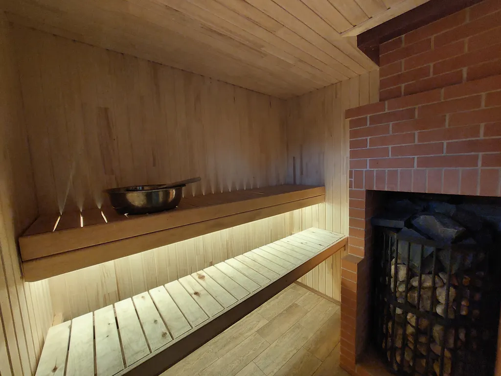 Уютный дом с прекрасным видом на лес и озеро