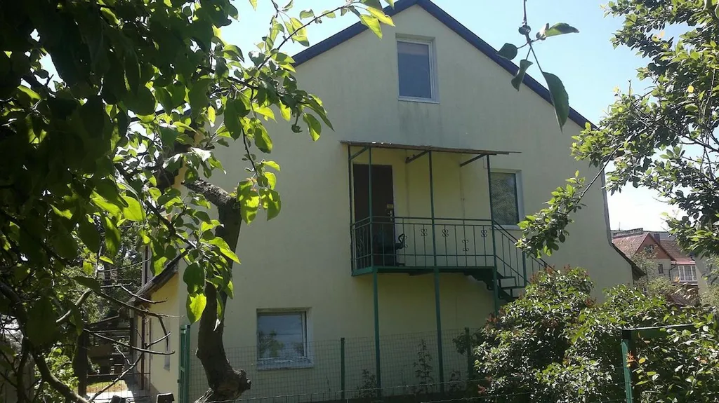 Уютный домик у вокзала