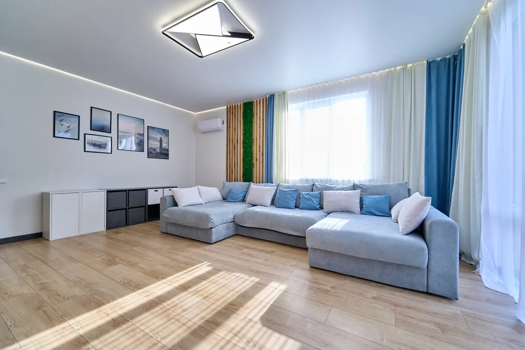 Современный, новый дом