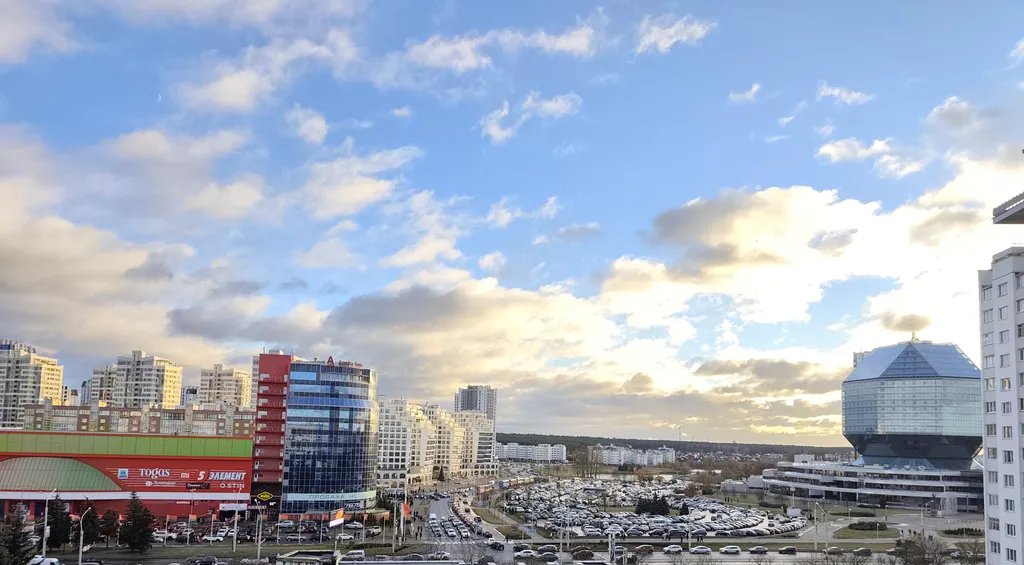 Квартира Уютная квартира напротив Dana Mall и Национальной библиотеки — Минск