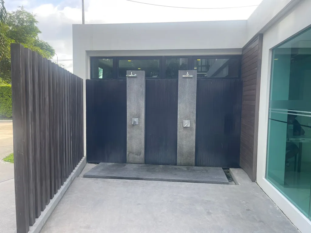 Апартамент для отдыха с детьми в тихом месте на берегу моря