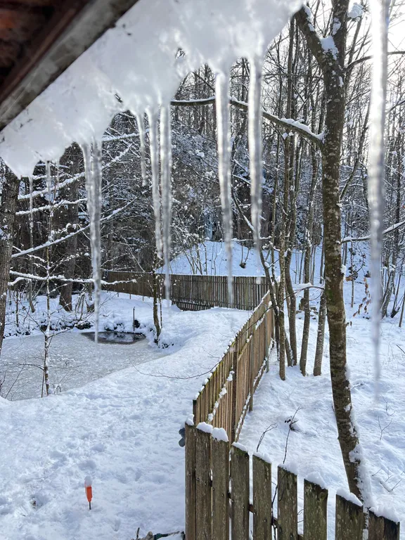 Квартира Жилая комната на четверых в деревянном таунхаусе — Апшеронск