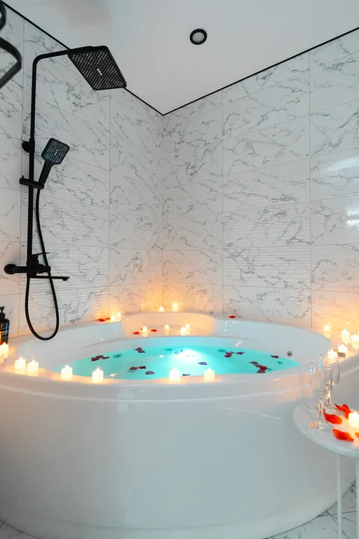 Квартира Квартира City SPA Studio с большой джакузи и тропическим душем в центре Минска — Минск